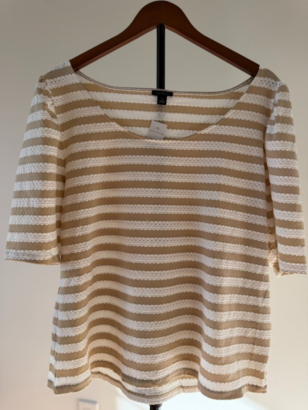 NWT ANN TAYLOR TEXTURED STRIPE PUFF SLEEVE TEE (SIZE XL)
